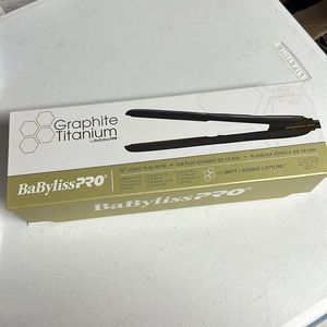 Babyliss Pro 1/2” ionic flat iron